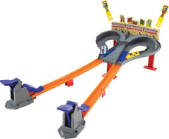 Hot Wheels Toy Car Track Set Super Speed Blastway Playset, Dual-Track Racing for 1 or 2 Players, Includes 1:64 Scale Car