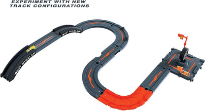 Hot Wheels Toy Car Track Set Pack, 10 Track-Building Parts with City Square, Bridge & 1:64 Scale Vehicle, Connects to Other Tracks