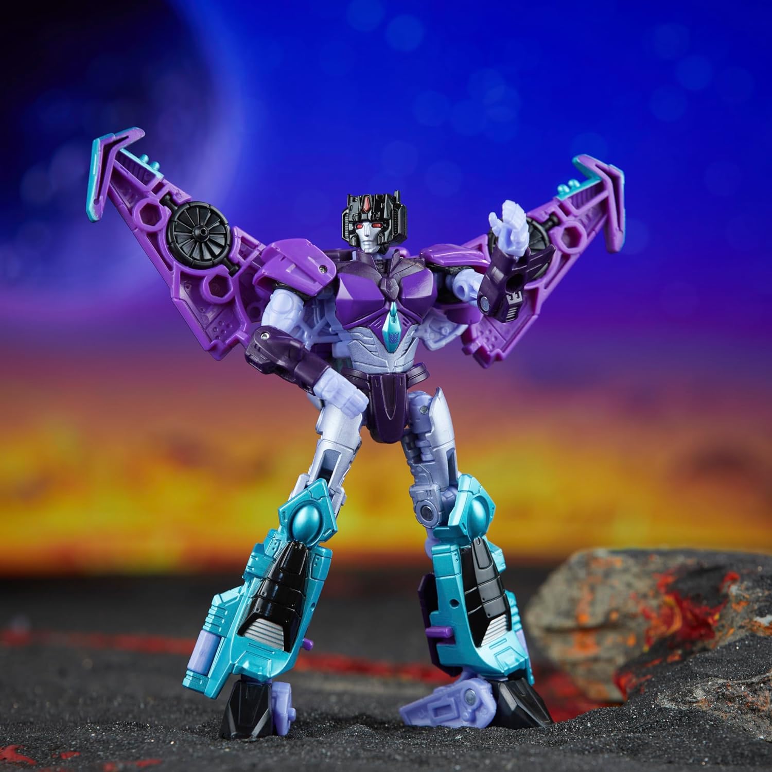 Transformers Legacy United Deluxe Class Cyberverse Universe Slipstream, 5.5-inch Converting Action Figure, 8+