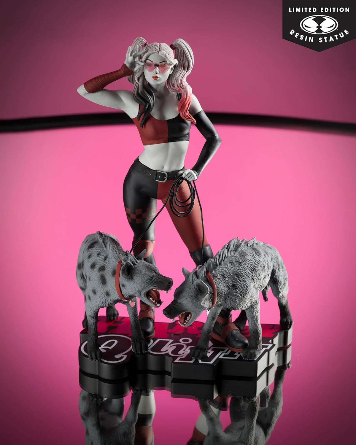 [Pre-Order] McFarlane Toys - DC Direct Harley Quinn by Jenny Frison 1:10 Scale Resin Statue