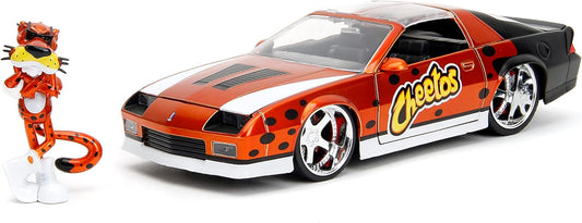 Jada Toys - 1985 Chevy Camaro Z28 Die-Cast Car & Chester Cheetah Figure
