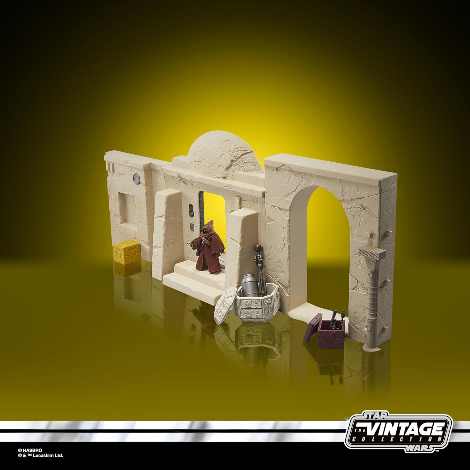 Star Wars The Vintage Collection Streets of Mos Eisley Playset with Jawa