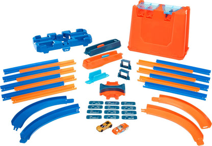 Hot Wheels Toy Car Track Set, Track Builder Playset, Deluxe Stunt Box with 25 Component Parts & 1:64 Scale Vehicle